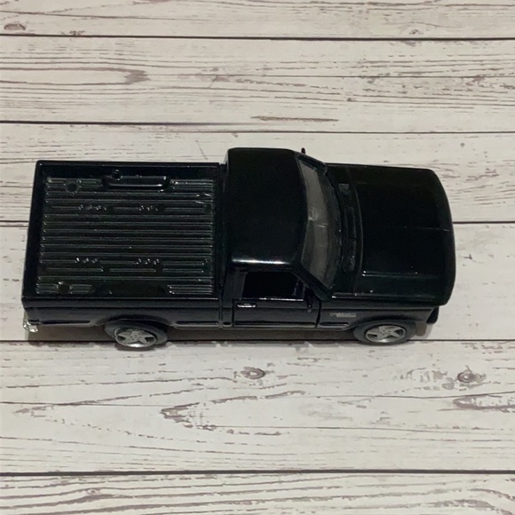 Maisto Ford F-150 Series Plain Black Pickup Truck Pullback 1/46 Scale Loose - Picture 5 of 9
